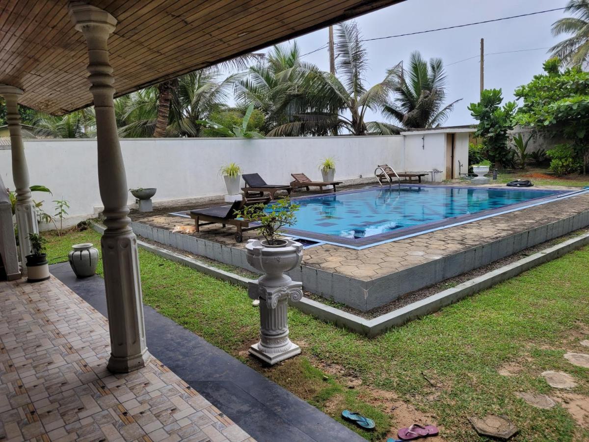 Villa Sea Sprays Hikkaduwa Bagian luar foto